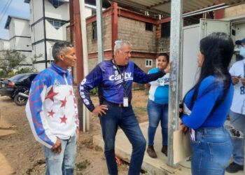 Instalación de Baterías en el Nodo CANTV de la Urbanización Hugo Chávez.