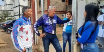 Instalación de Baterías en el Nodo CANTV de la Urbanización Hugo Chávez.