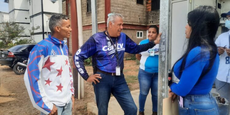 Instalación de Baterías en el Nodo CANTV de la Urbanización Hugo Chávez.